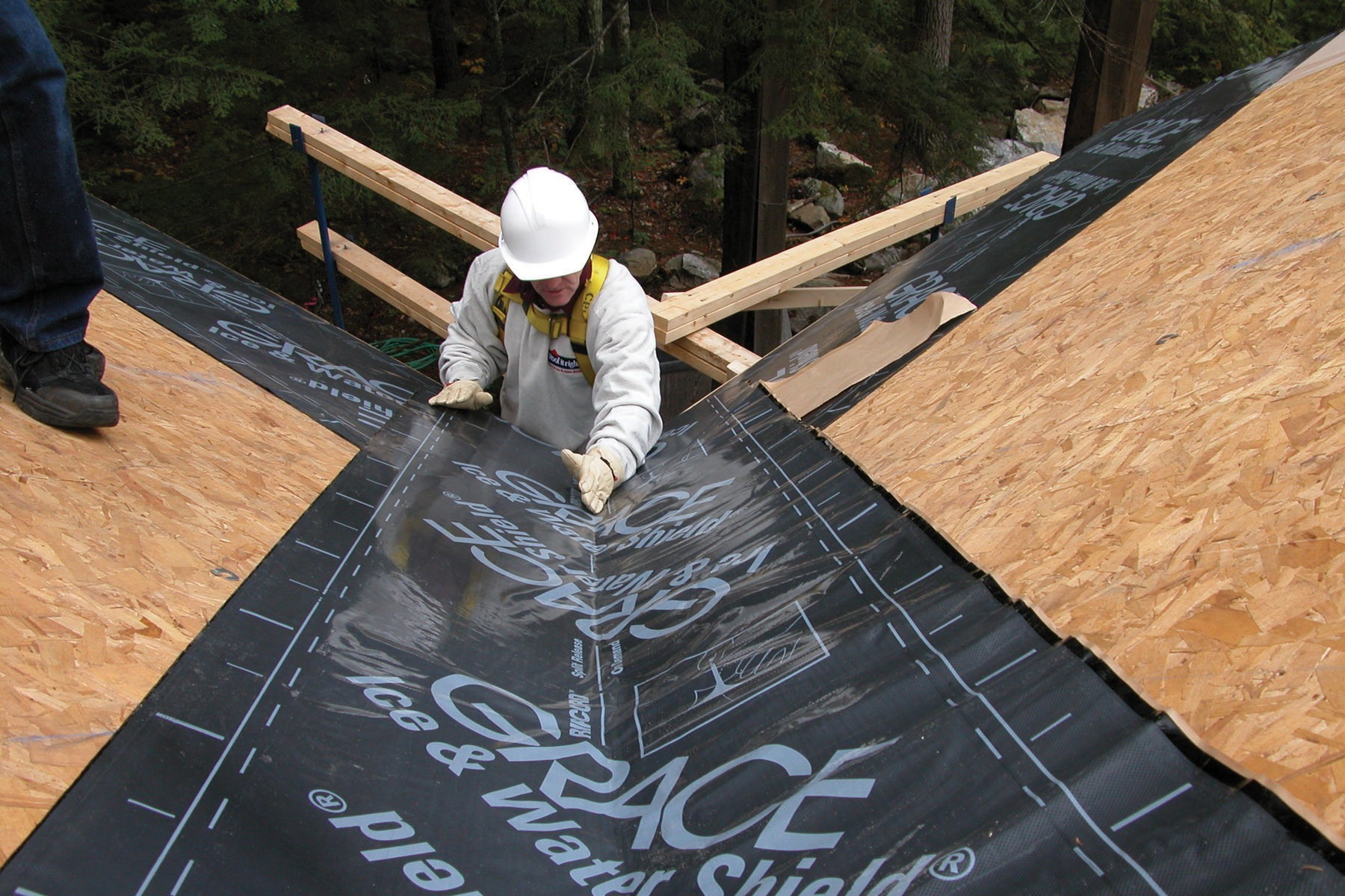 what-is-the-best-roofing-underlayment-elite-construction-roofing